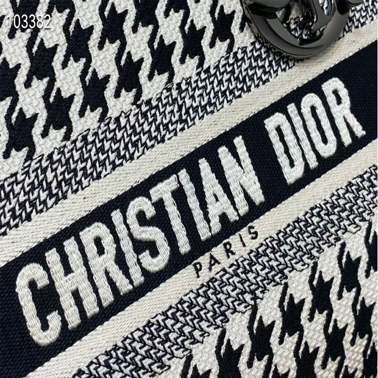 Christian Dior 103382 g1